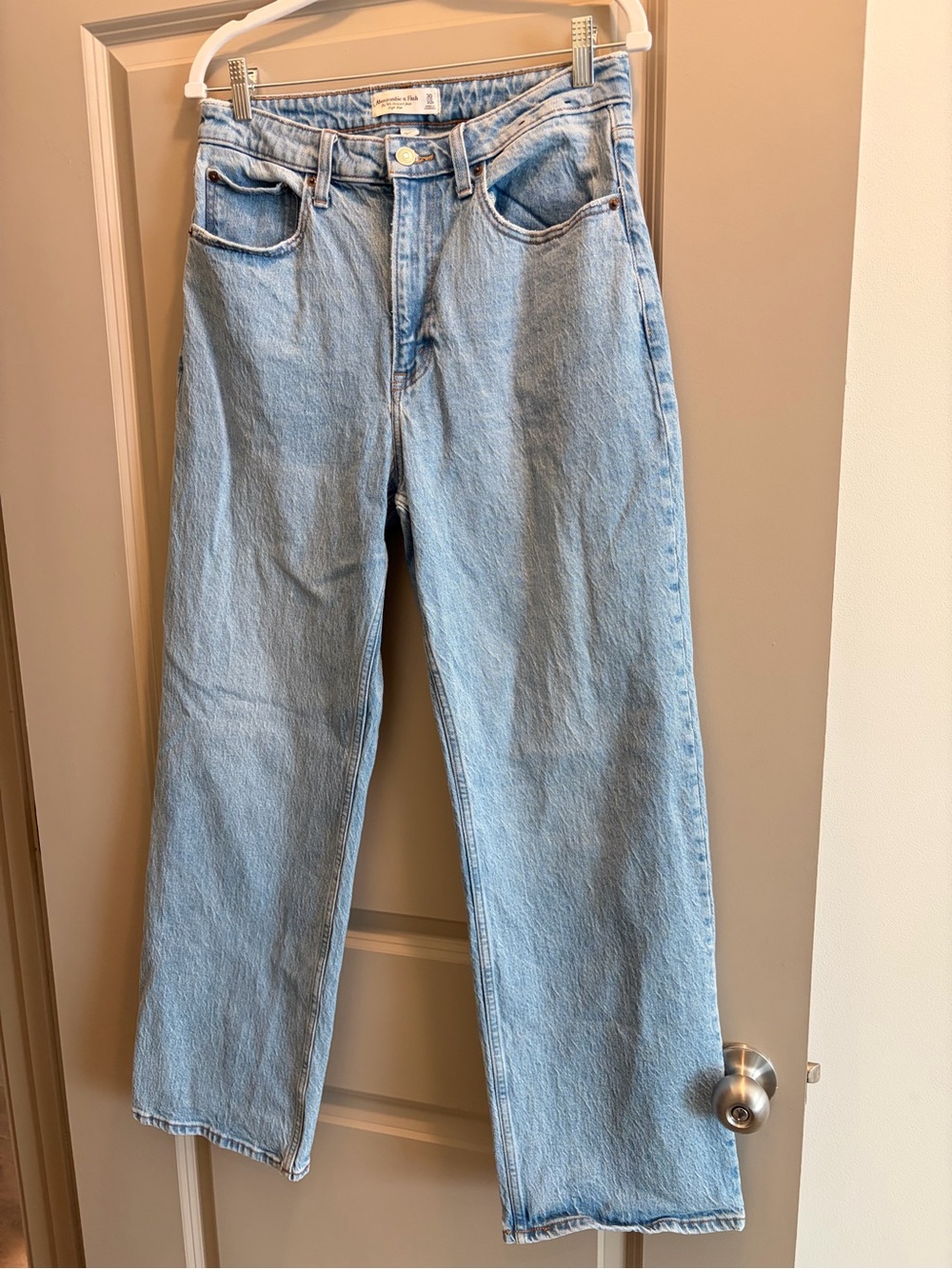 Abercrombie & Fitch High Rise 90s Relaxed Jeans